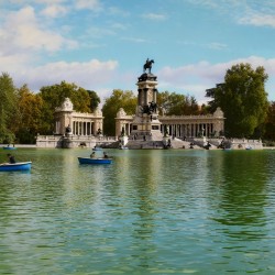 Walking tour Madrid: Retiro Park